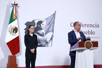 Claudia Sheinbaum y el titular de la ATDT José Peña Merino - Crédito: ATDT